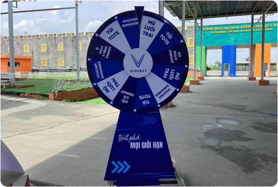 “Lái thử xe điện VinFast - Bứt phá mọi giới hạn” tại trường đua Đại Nam