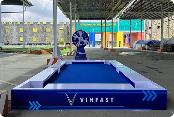 “Lái thử xe điện VinFast - Bứt phá mọi giới hạn” tại trường đua Đại Nam